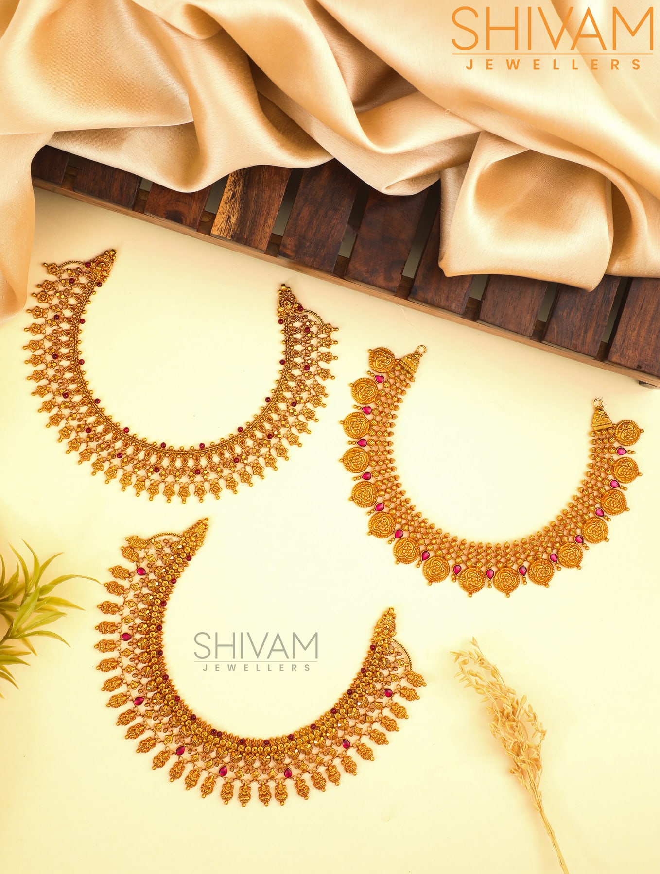 Devyani Necklace