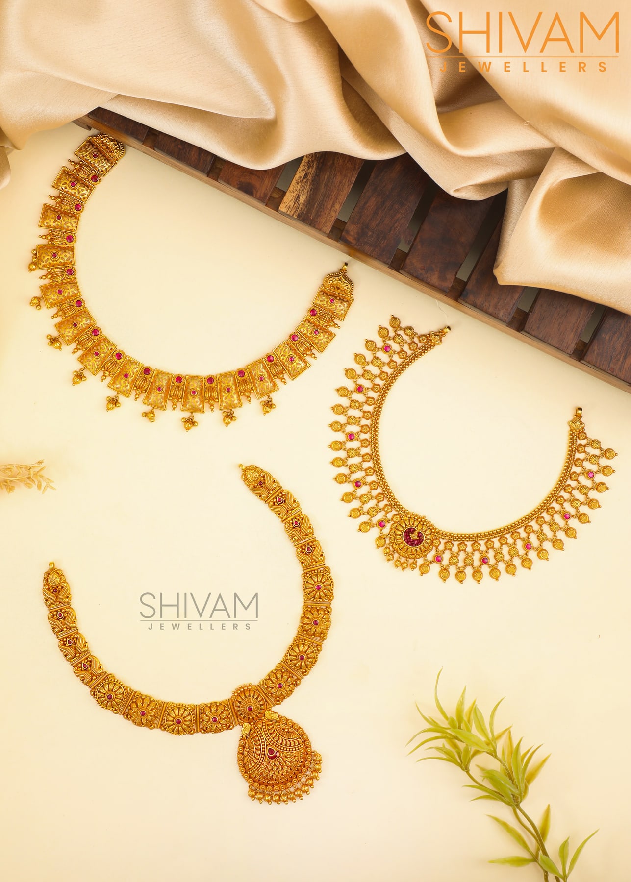 Mrinal Necklace